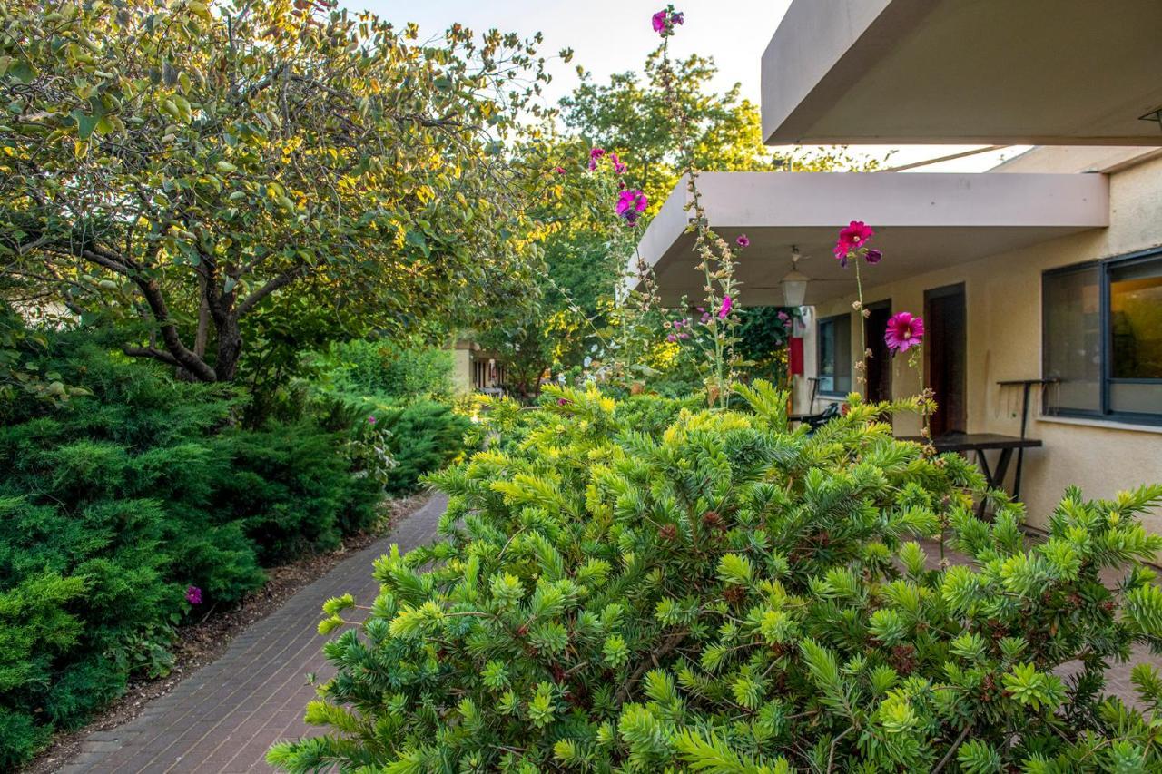 כפר הנופש קיבוץ גדות Kibbutz Gadot Galilean Resort エクステリア 写真