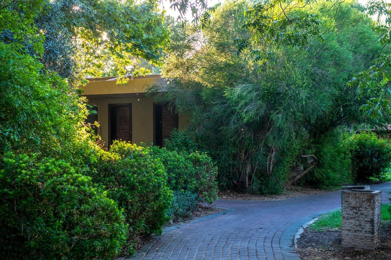 כפר הנופש קיבוץ גדות Kibbutz Gadot Galilean Resort エクステリア 写真