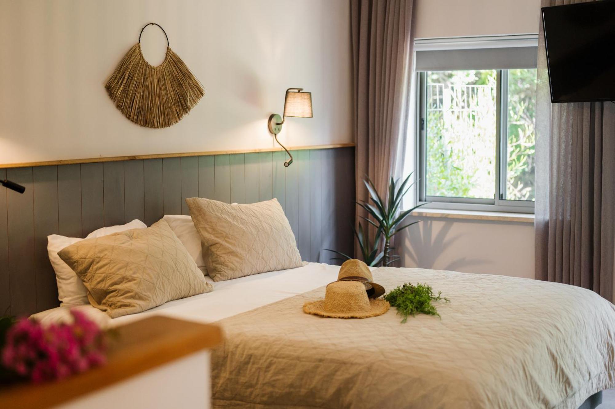 כפר הנופש קיבוץ גדות Kibbutz Gadot Galilean Resort エクステリア 写真